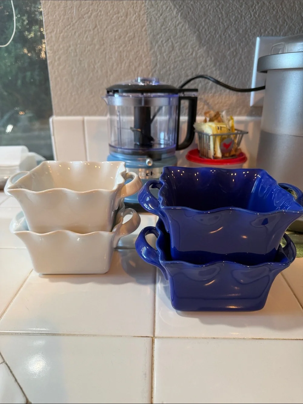 4 Cordon Bleu Porcelain Ramekin Baking Dishes With Handles Wavy Edge New
